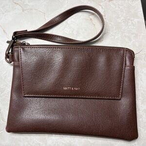 Matt & Nat vegan leather wristlet